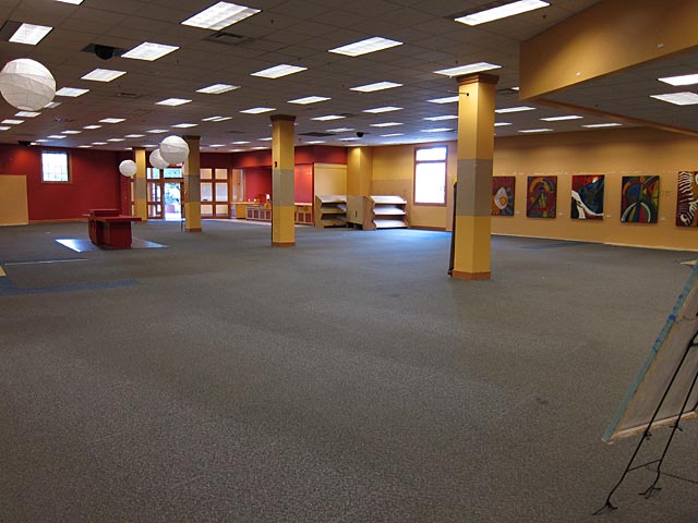 Photo of an empty Borders bookstore