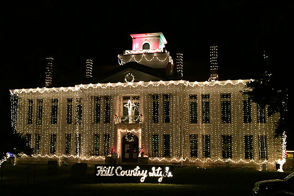 Christmas lights on the Johnson City courthouse