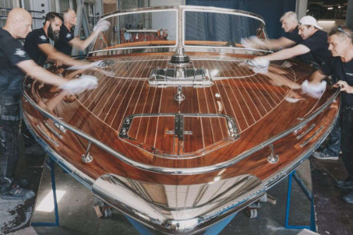 Photo: Workers building a Torpedo tender