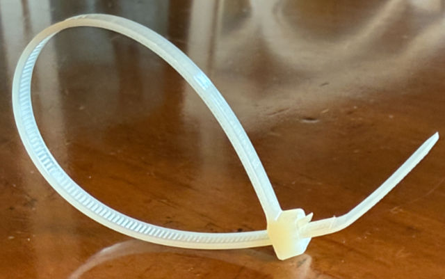 Photo - Reusable zip tie