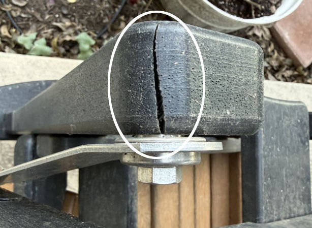 Photo showing a crack in the base of a leg on a Breezesta glider