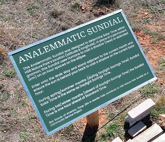 Photo: Sign with instructions for using the analemmatic sundial at the Horseshoe Bay (TX) Nature Park