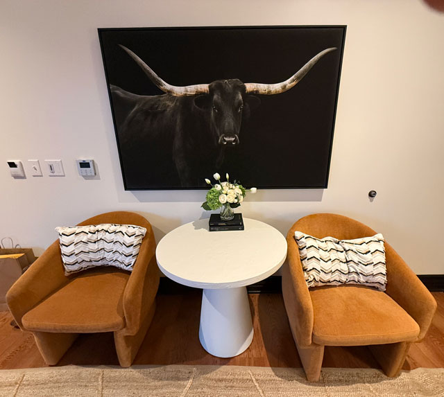 Photo: Emigrant Boutique Hotel - seating area in Suite #1